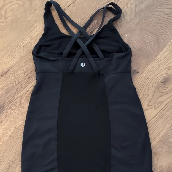 lululemon athletica Black Top - Picture 2 of 2